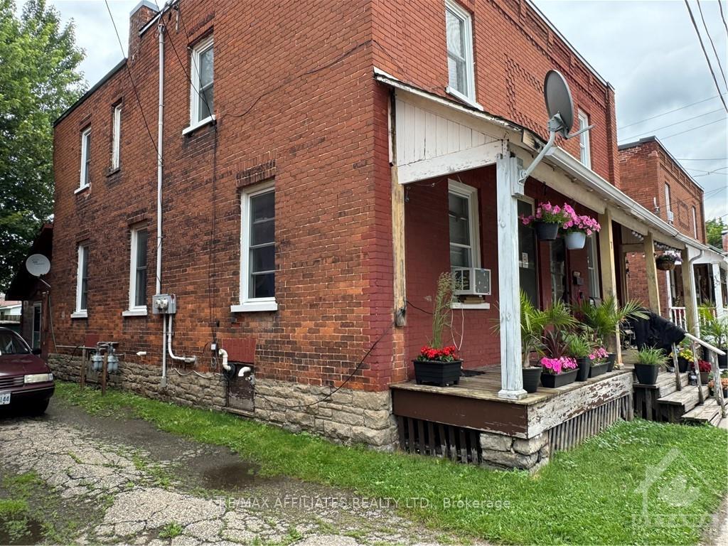 Photo 2 of 5-7 Ogden Avenue, Smiths Falls — HOMEH