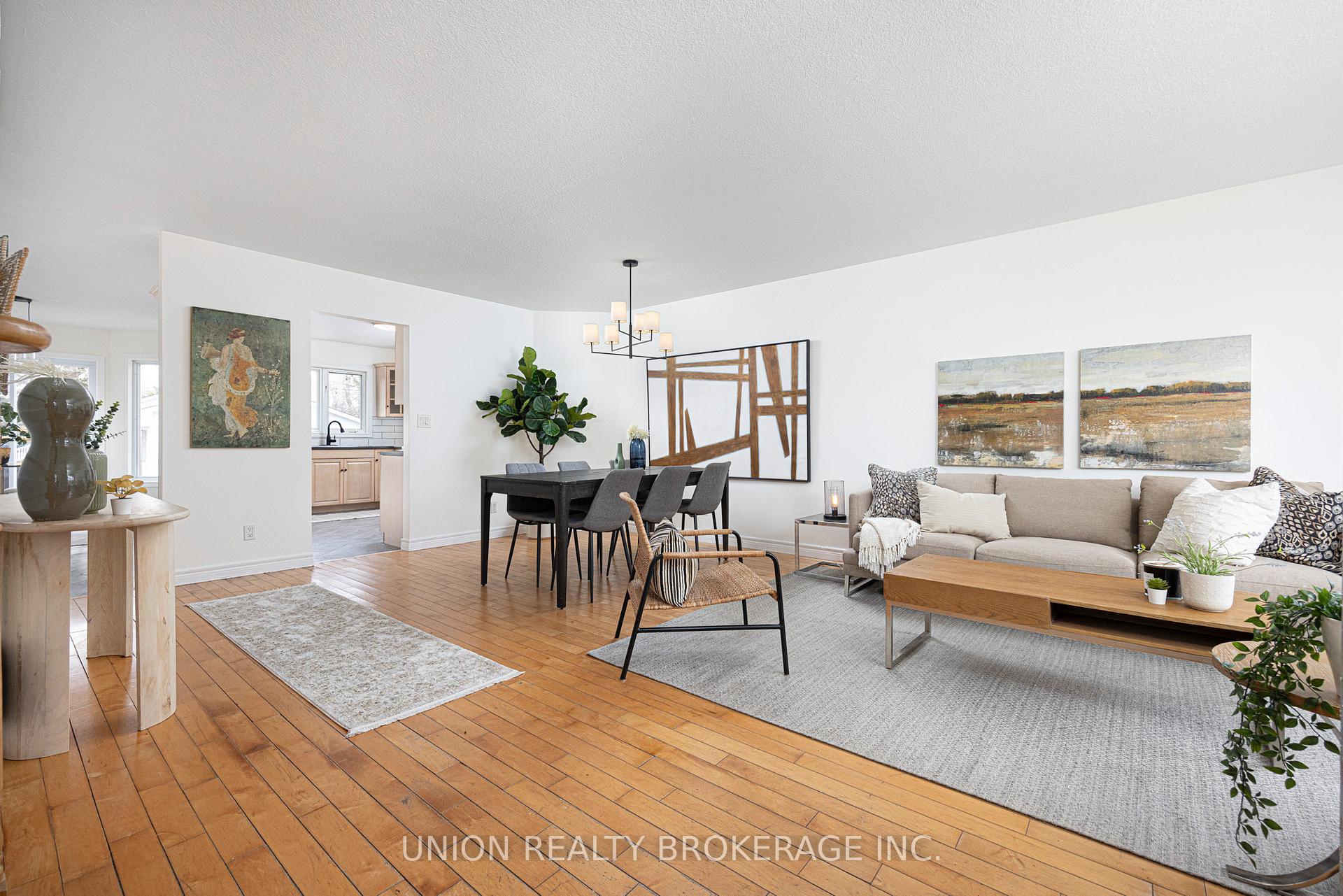 Photo 3 of 418 Bay Street, Scugog, Port Perry — HOMEH
