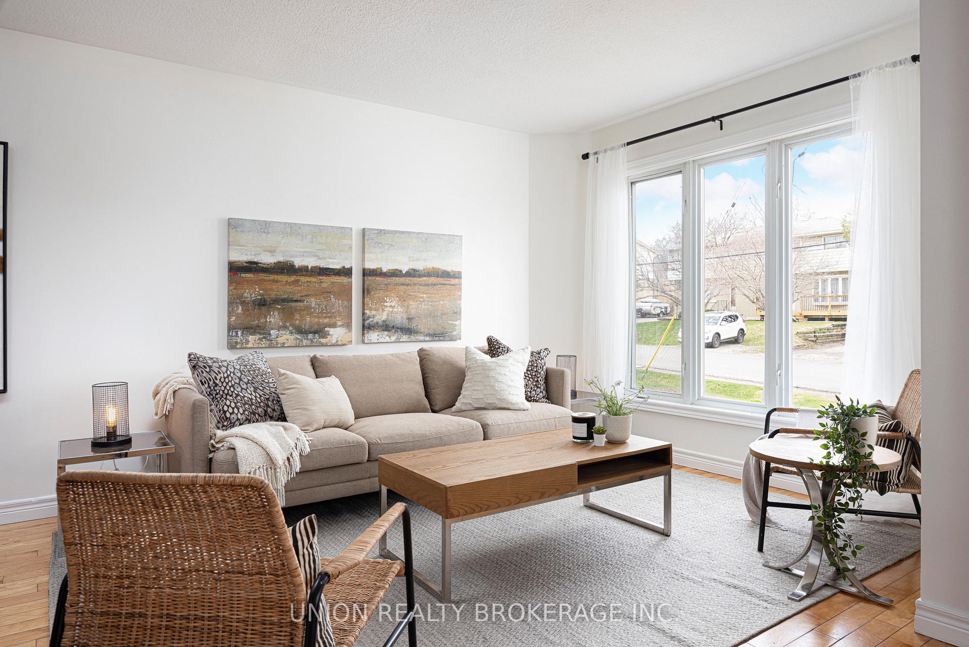 Photo 4 of 418 Bay Street, Scugog, Port Perry — HOMEH