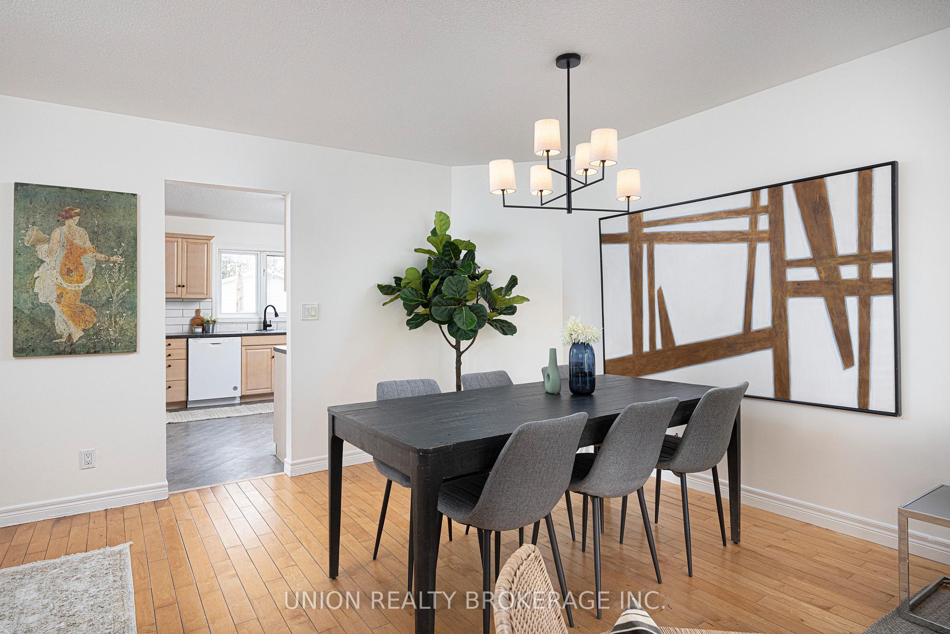 Photo 11 of 418 Bay Street, Scugog, Port Perry — HOMEH