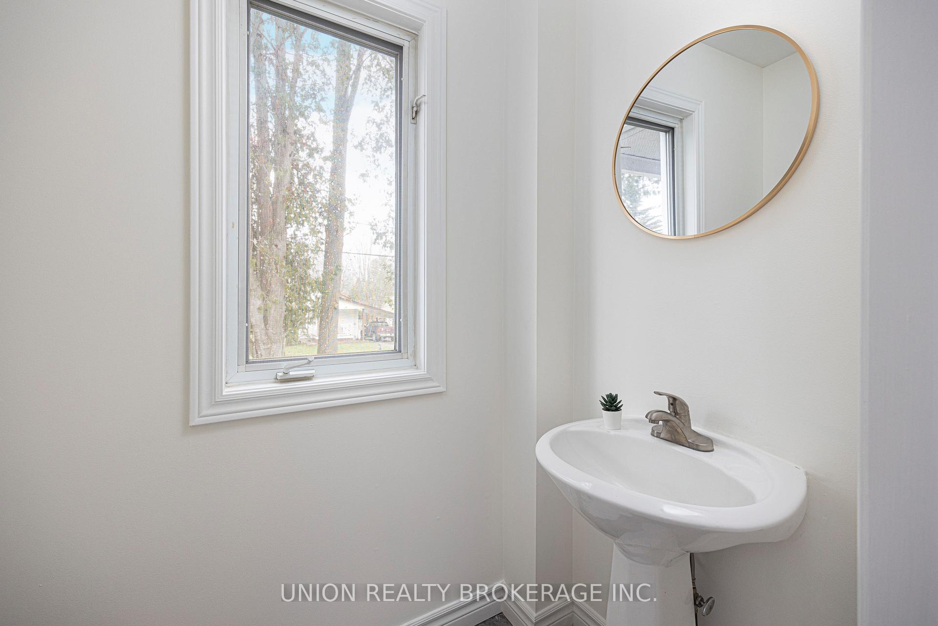 Photo 16 of 418 Bay Street, Scugog, Port Perry — HOMEH