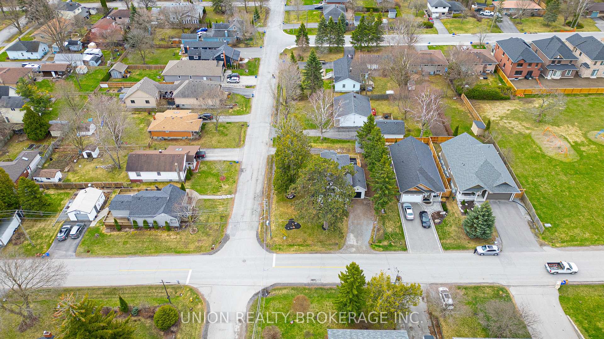 Photo 40 of 418 Bay Street, Scugog, Port Perry — HOMEH