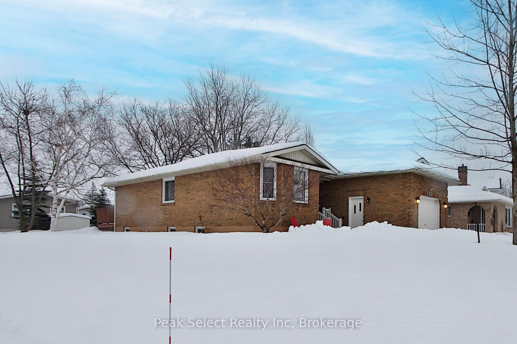 Photo 3 of 68 Devon Drive, South Huron, Exeter — HOMEH