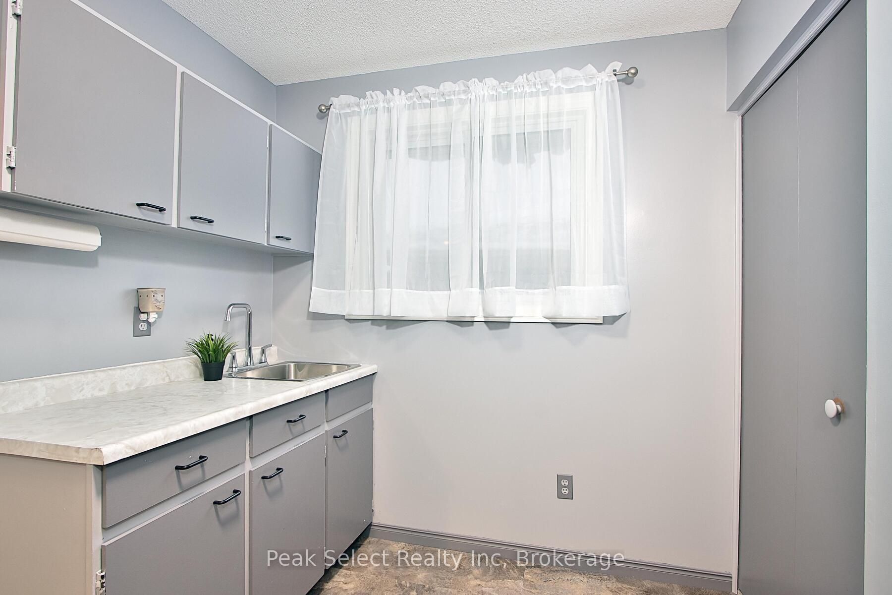 Photo 36 of 68 Devon Drive, South Huron, Exeter — HOMEH