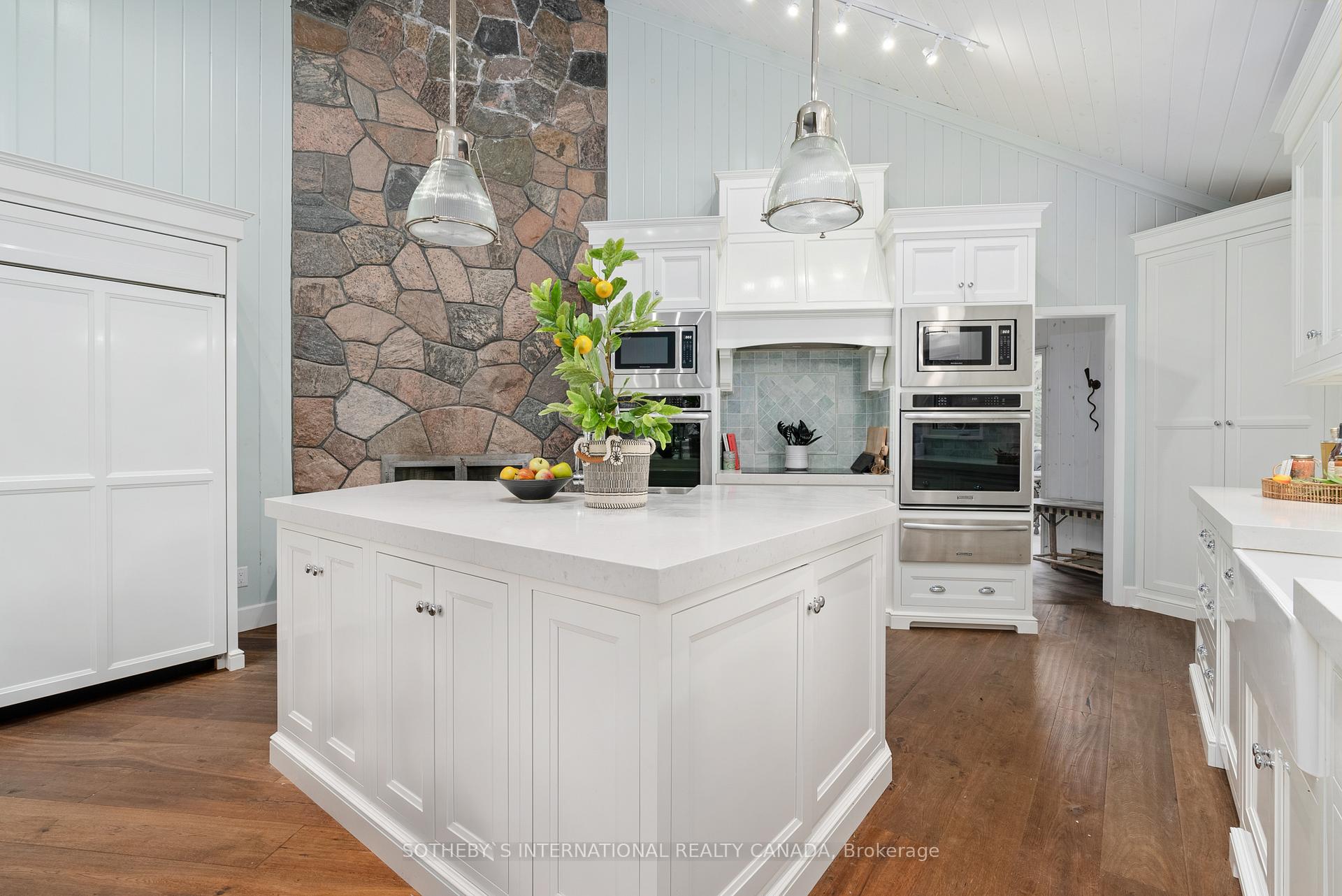 Photo 3 of 31 Moss Island, Seguin — HOMEH