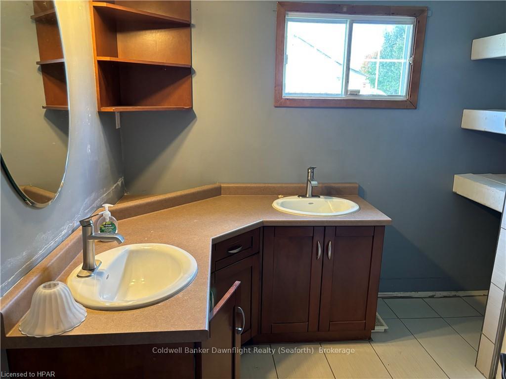 Photo 10 of 130 Richmond Street, South Huron, Stephen — HOMEH