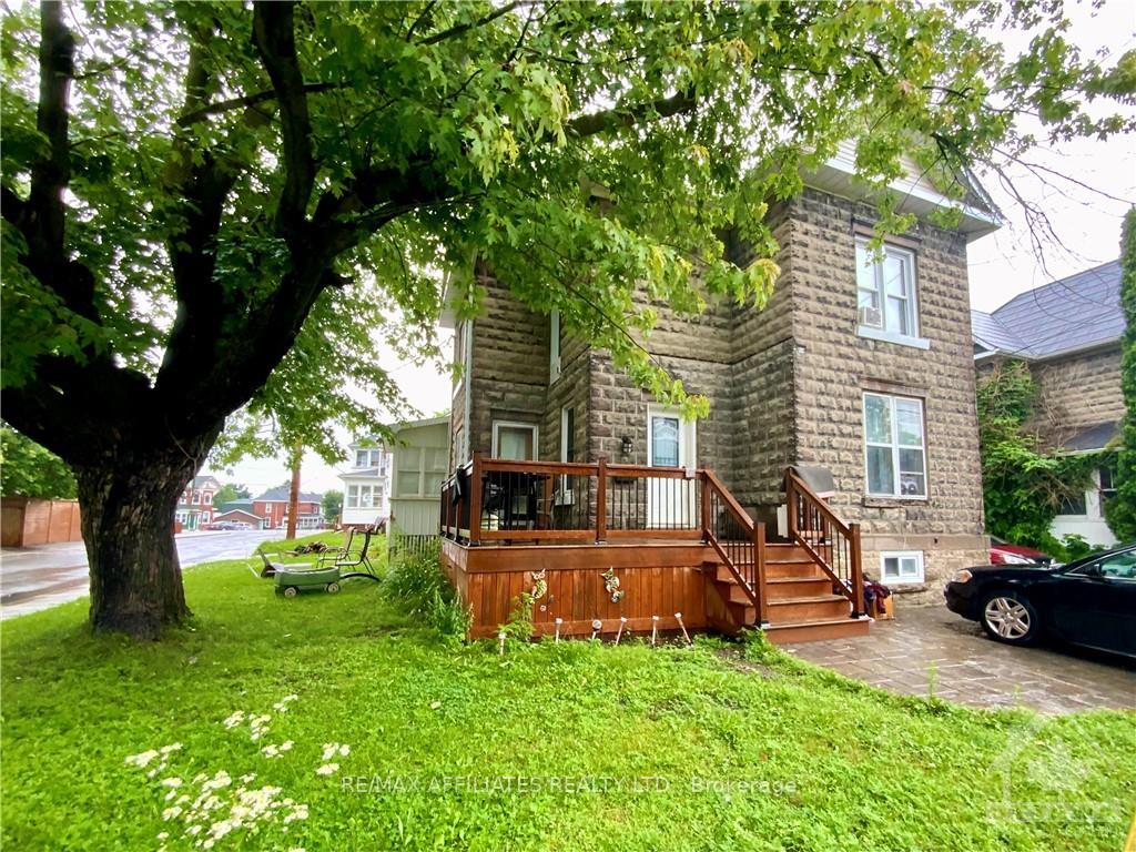 Front of 2 Foster Avenue