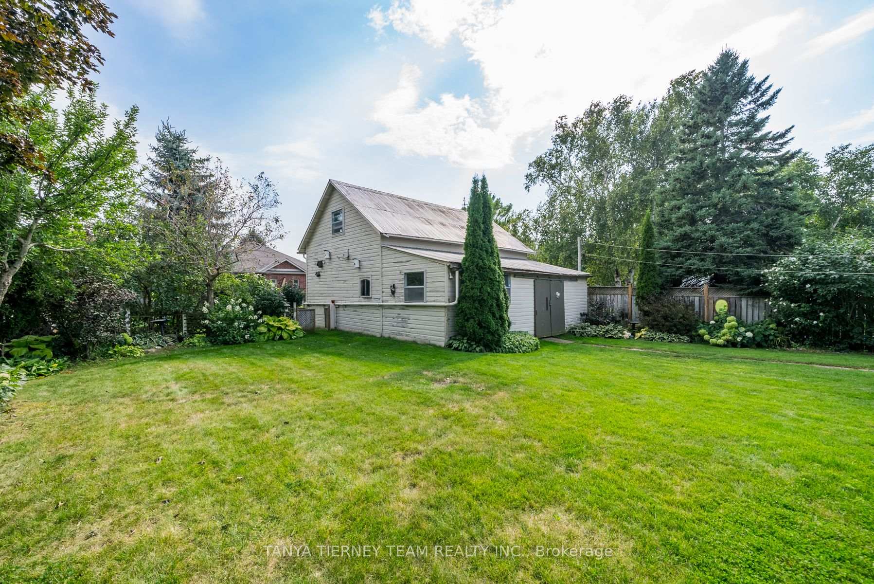Photo 3 of 378 Major Street, Scugog, Port Perry — HOMEH