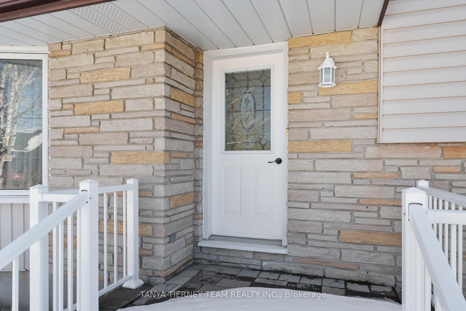 Photo 6 of 378 Major Street, Scugog, Port Perry — HOMEH