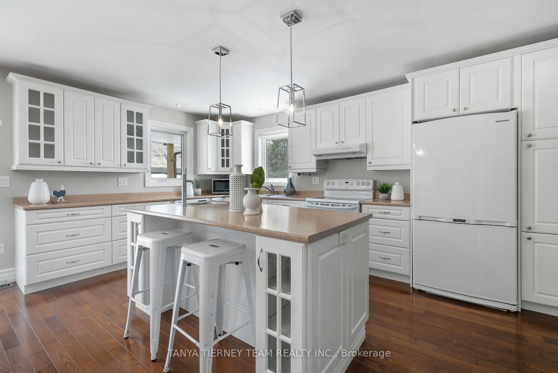 Photo 17 of 378 Major Street, Scugog, Port Perry — HOMEH