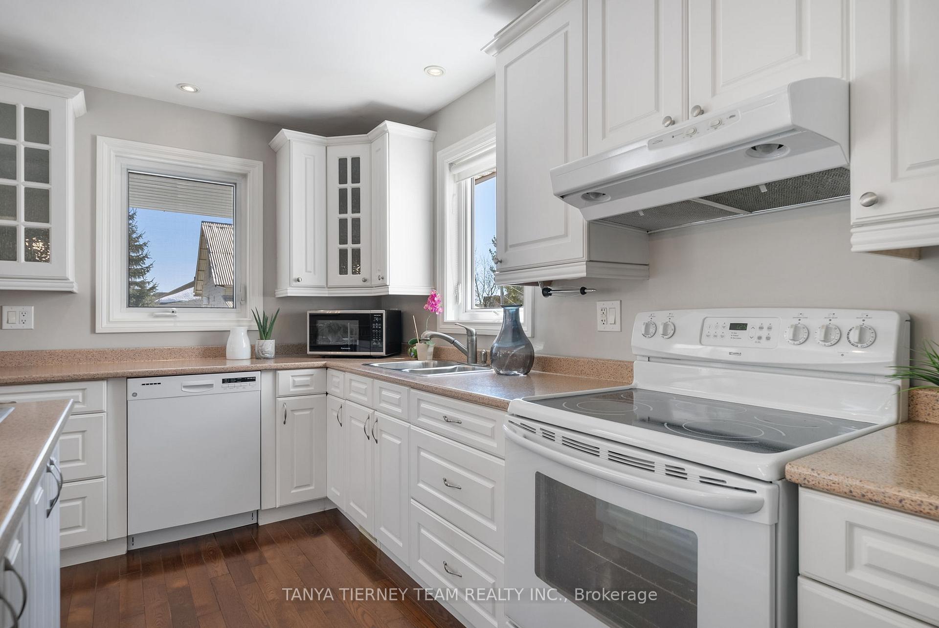 Photo 18 of 378 Major Street, Scugog, Port Perry — HOMEH