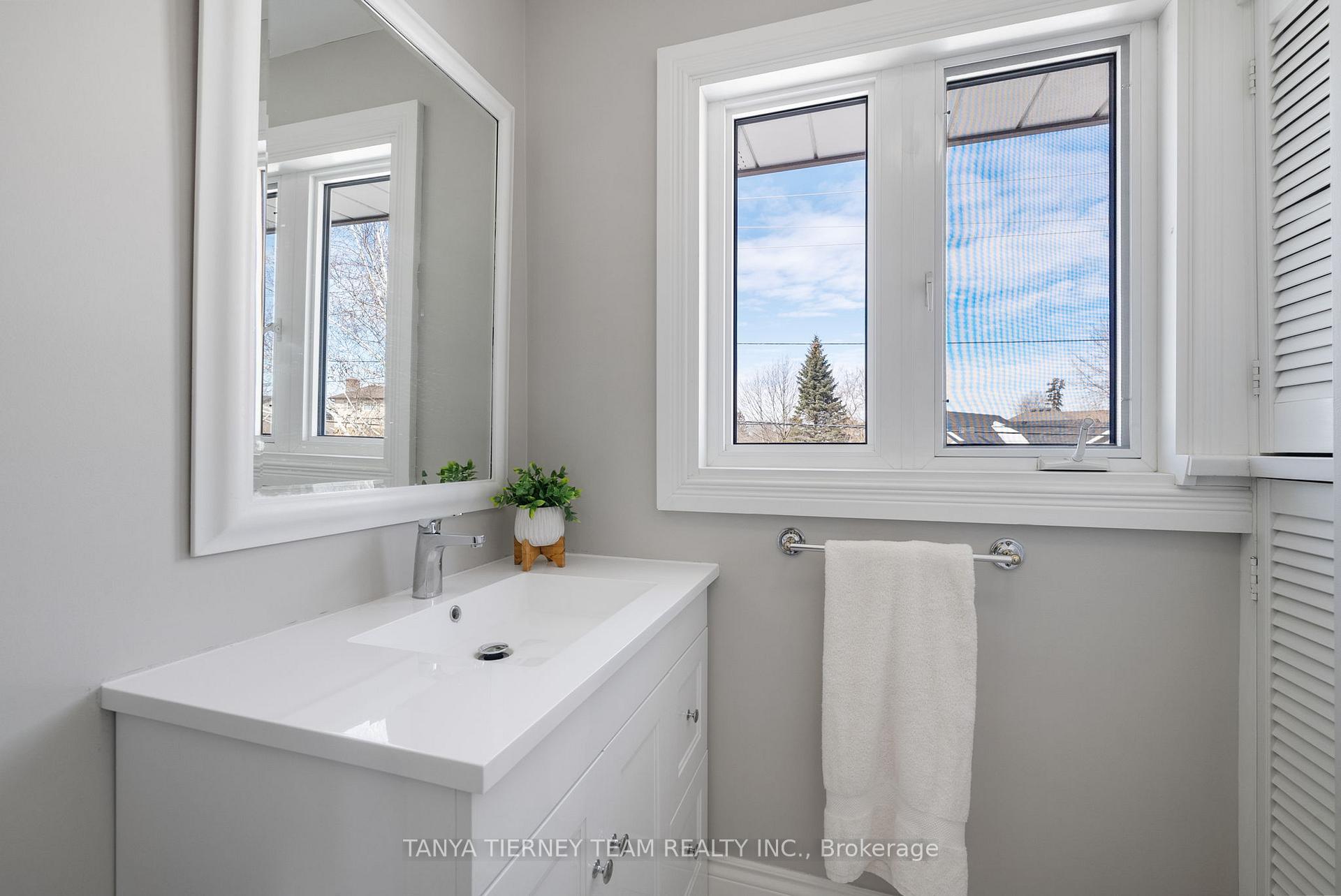 Photo 20 of 378 Major Street, Scugog, Port Perry — HOMEH