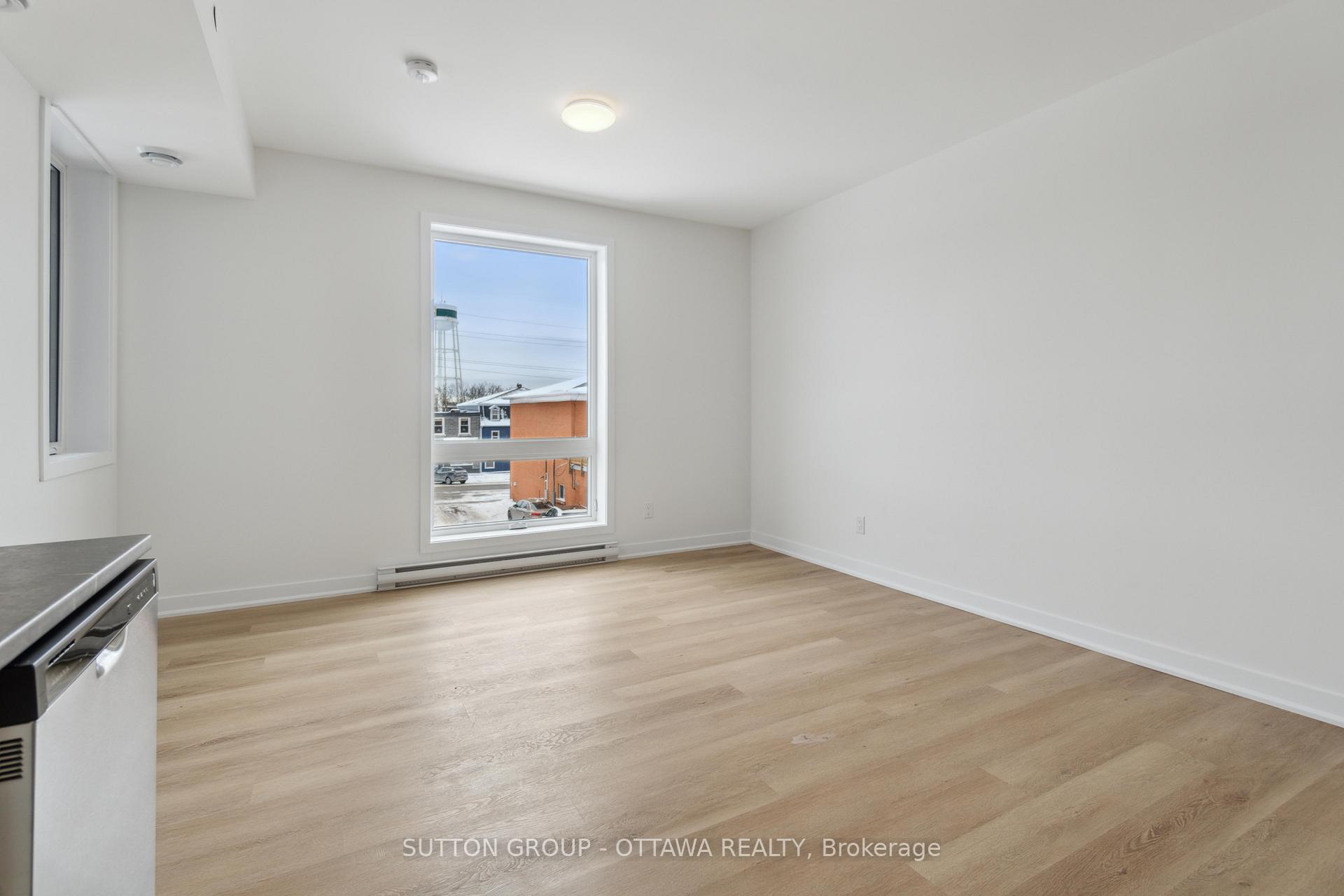 Photo 4 of Unit 206, 7 Maple Avenue, Smiths Falls — HOMEH