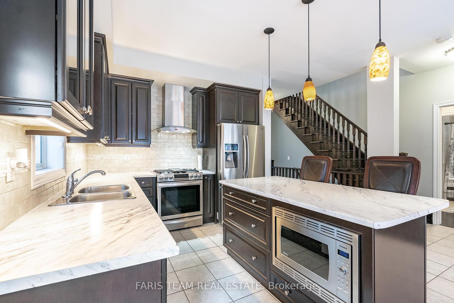 Photo 3 of 746 Halbert Drive, Shelburne — HOMEH