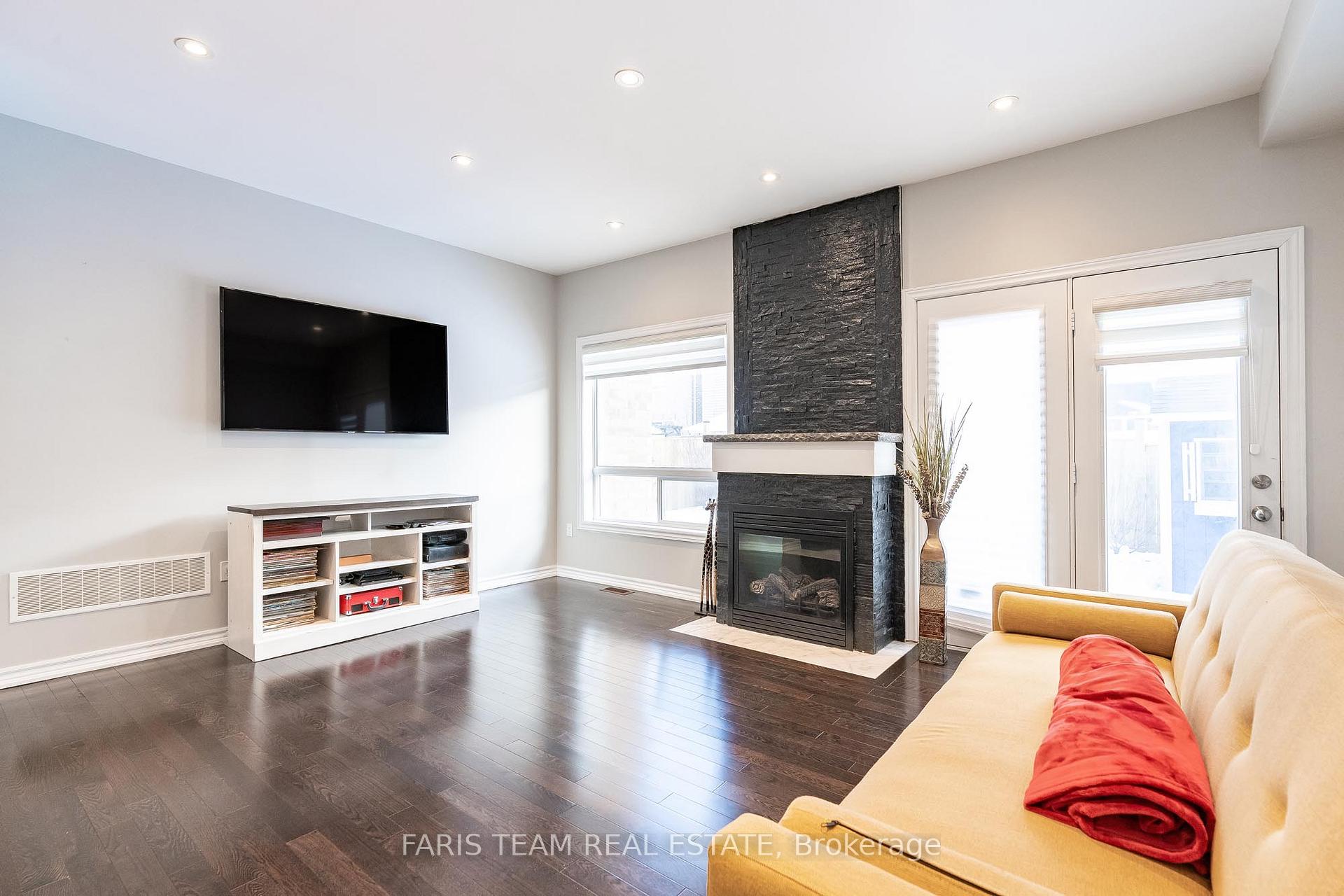 Photo 5 of 746 Halbert Drive, Shelburne — HOMEH