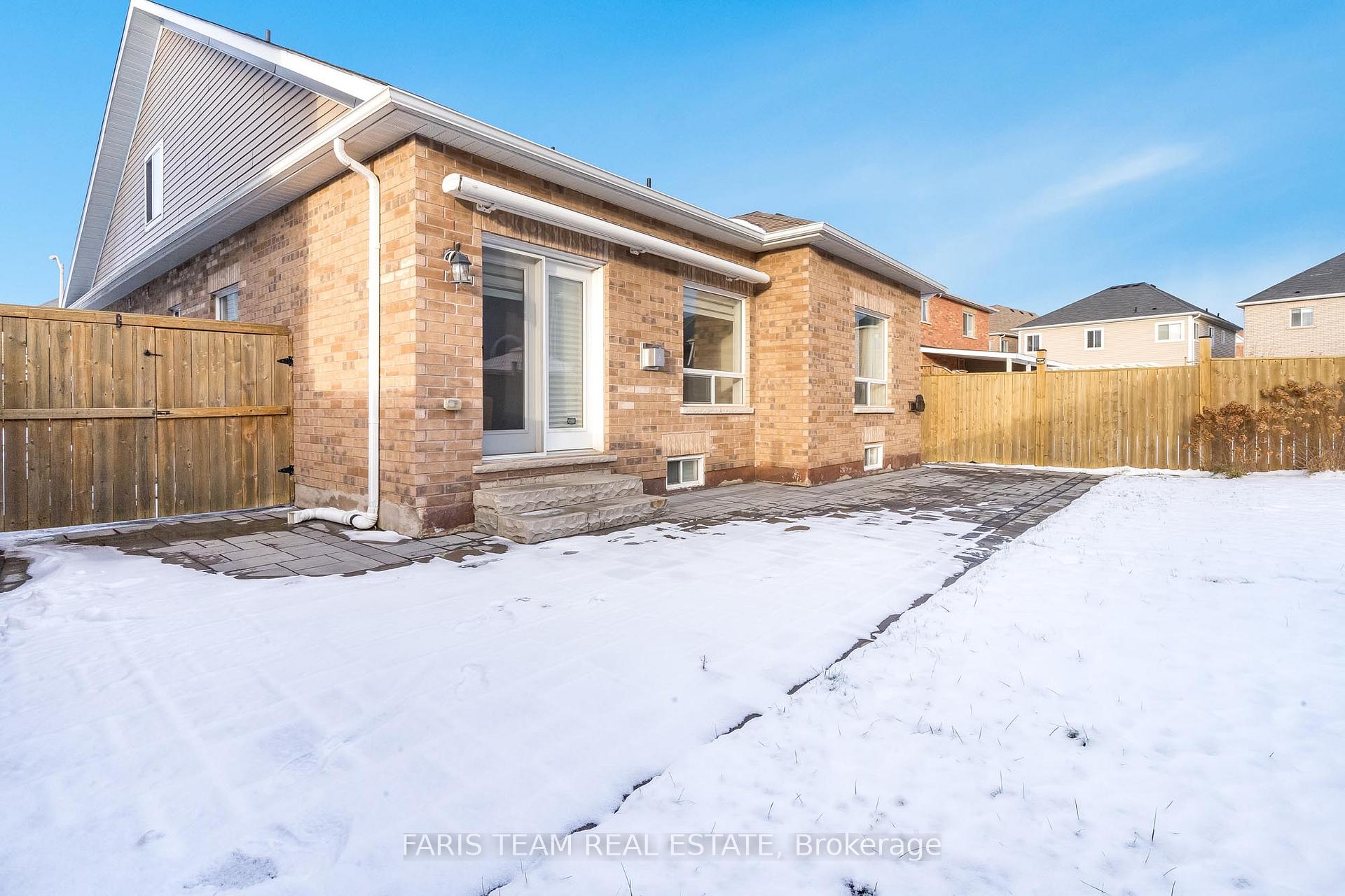 Photo 18 of 746 Halbert Drive, Shelburne — HOMEH