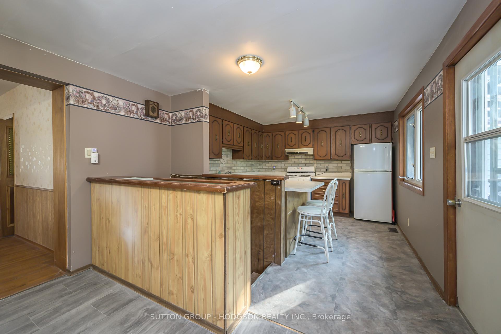Photo 8 of 35 Victoria Avenue E, South Huron, Stephen — HOMEH