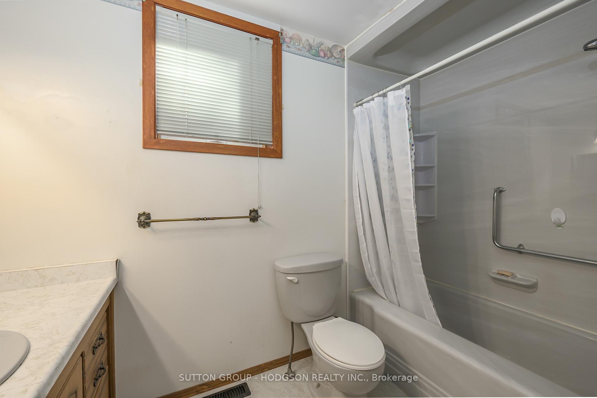 Photo 17 of 35 Victoria Avenue E, South Huron, Stephen — HOMEH