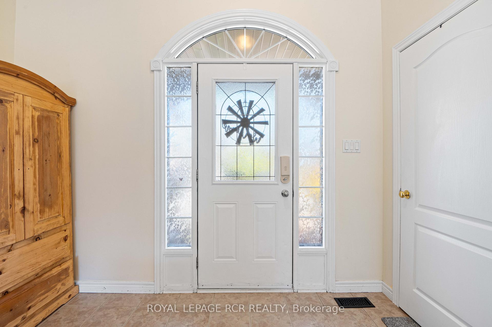 Photo 4 of 316 Rintoul Crescent, Shelburne — HOMEH