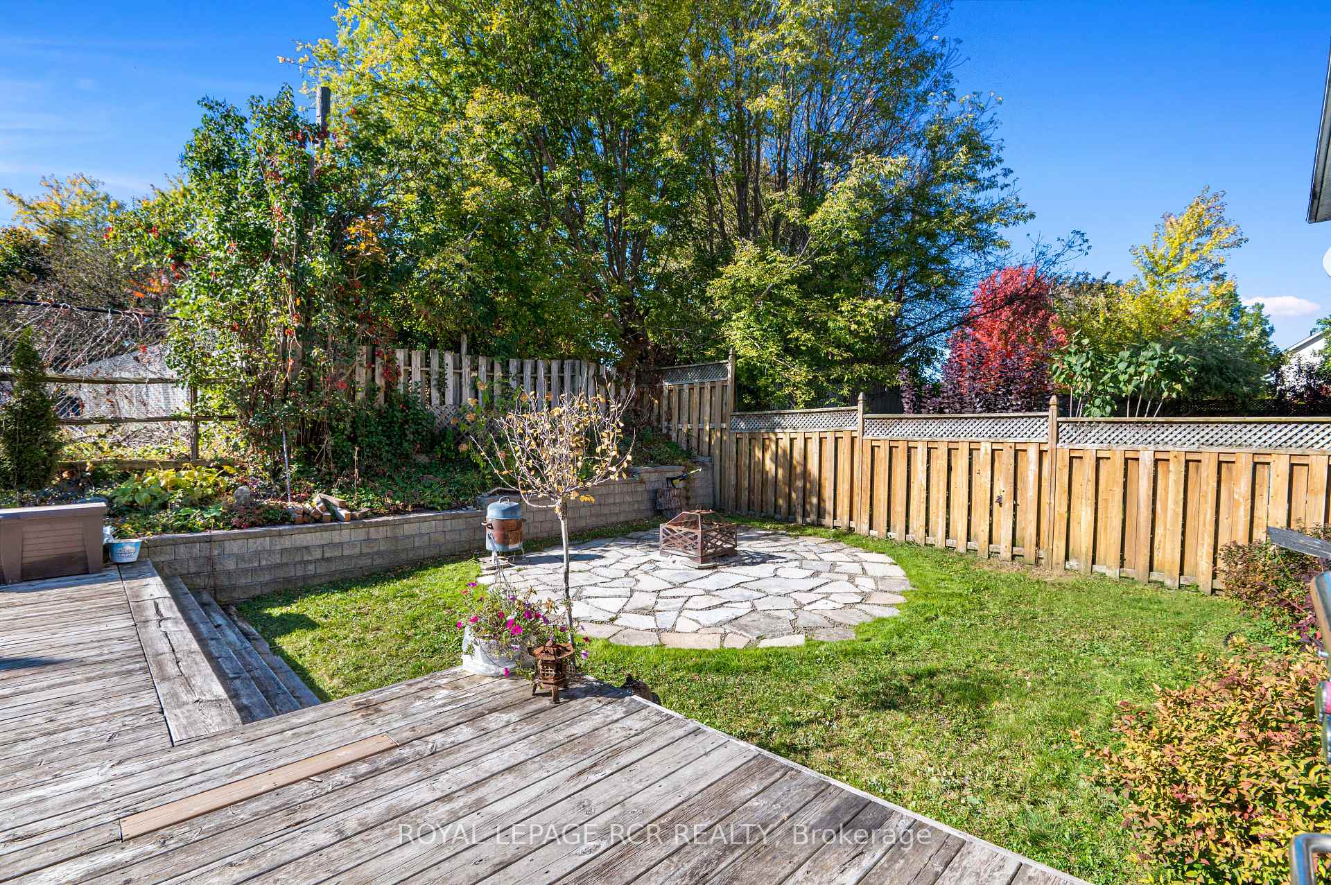 Photo 24 of 316 Rintoul Crescent, Shelburne — HOMEH