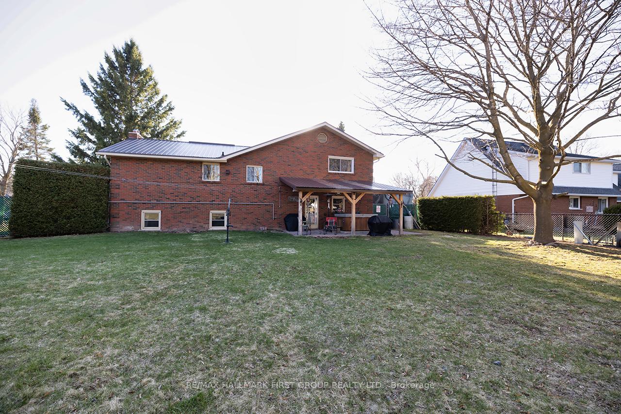 Photo 23 of 11 Riverview Drive, Scugog, Port Perry — HOMEH
