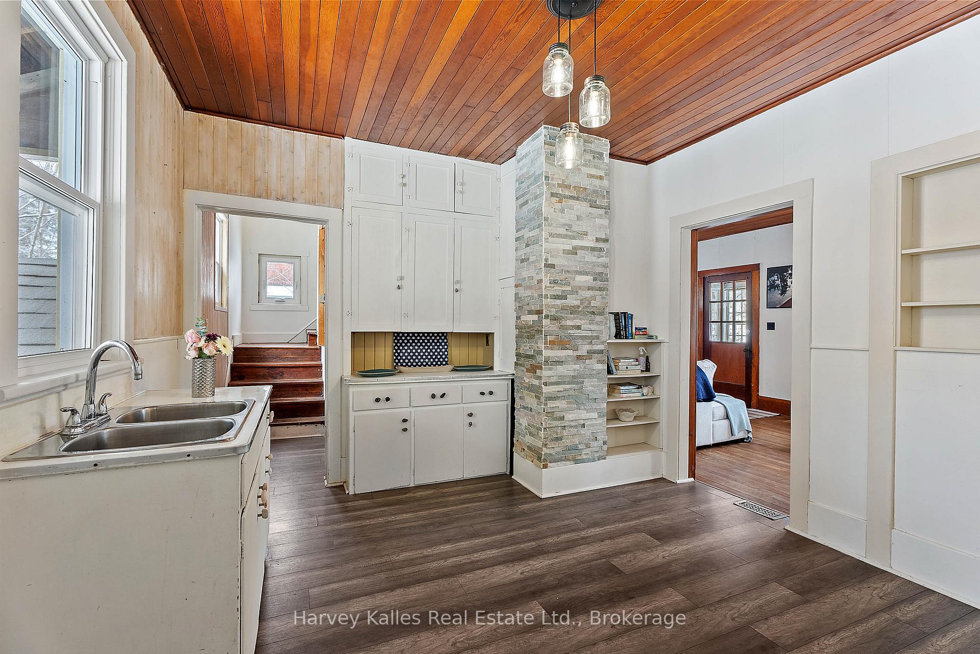 Photo 5 of 16 Oak Street, Seguin — HOMEH