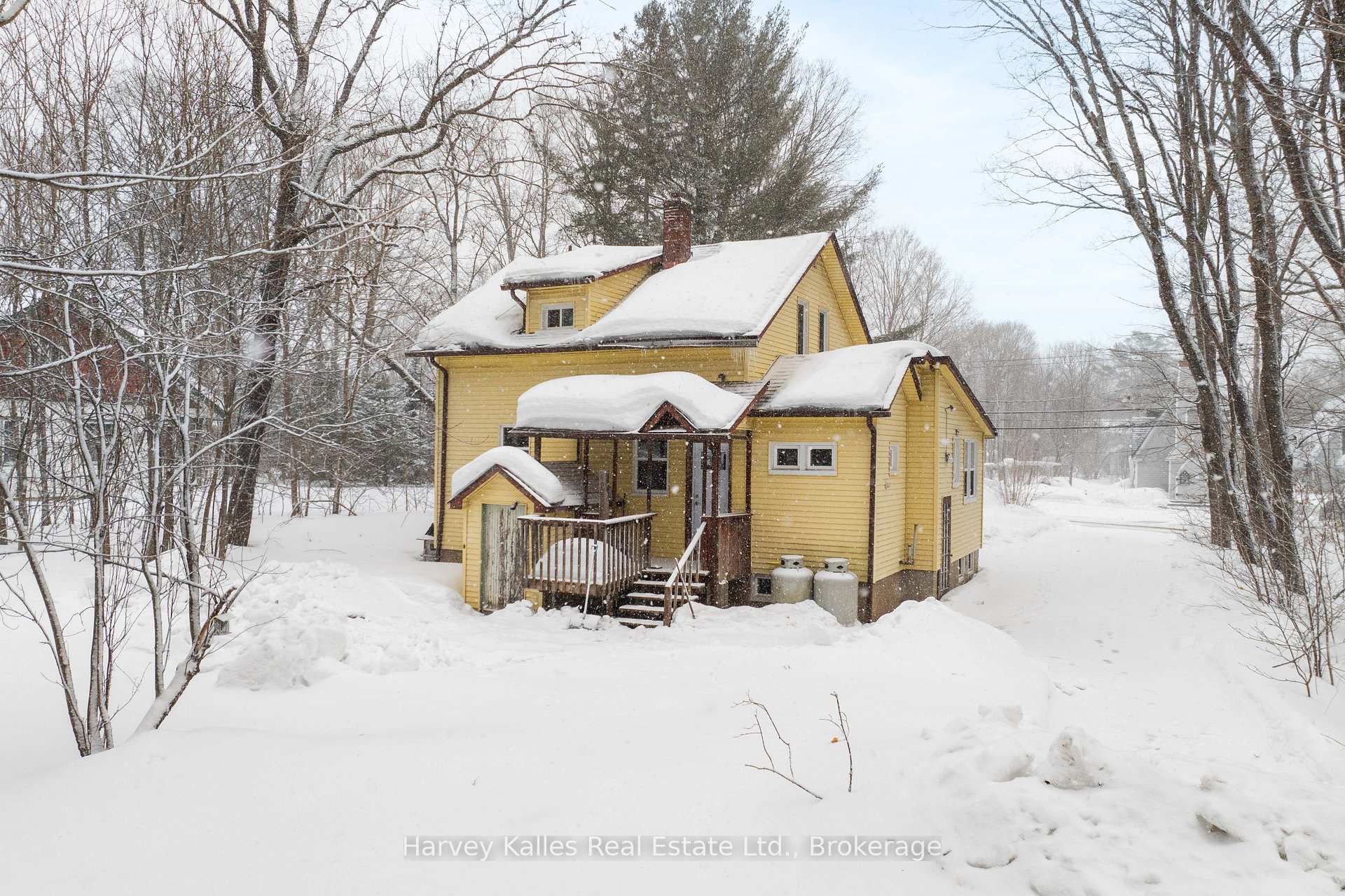 Photo 7 of 16 Oak Street, Seguin — HOMEH