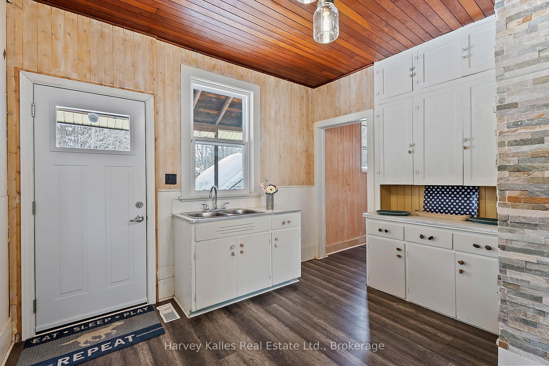 Photo 8 of 16 Oak Street, Seguin — HOMEH