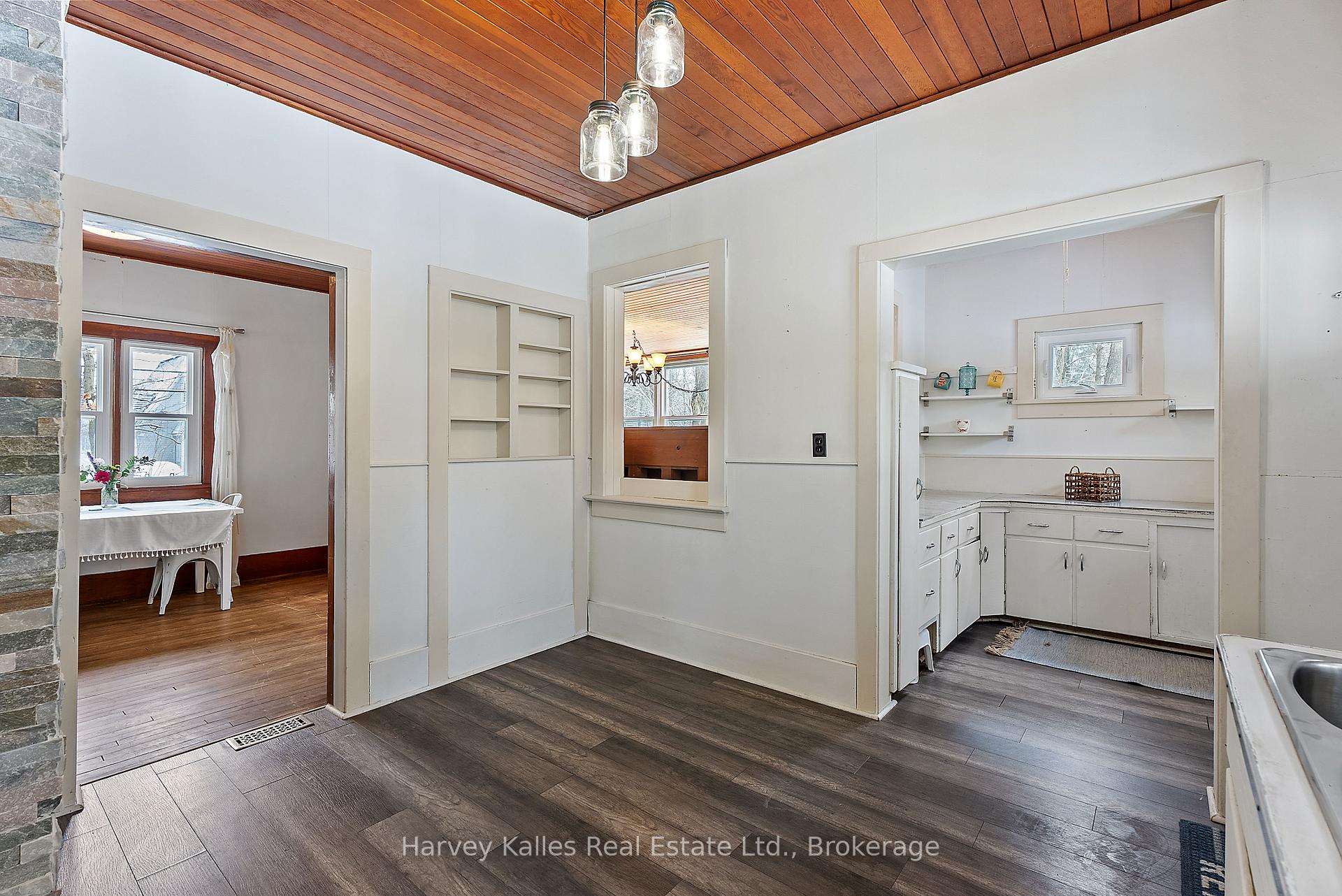 Photo 9 of 16 Oak Street, Seguin — HOMEH