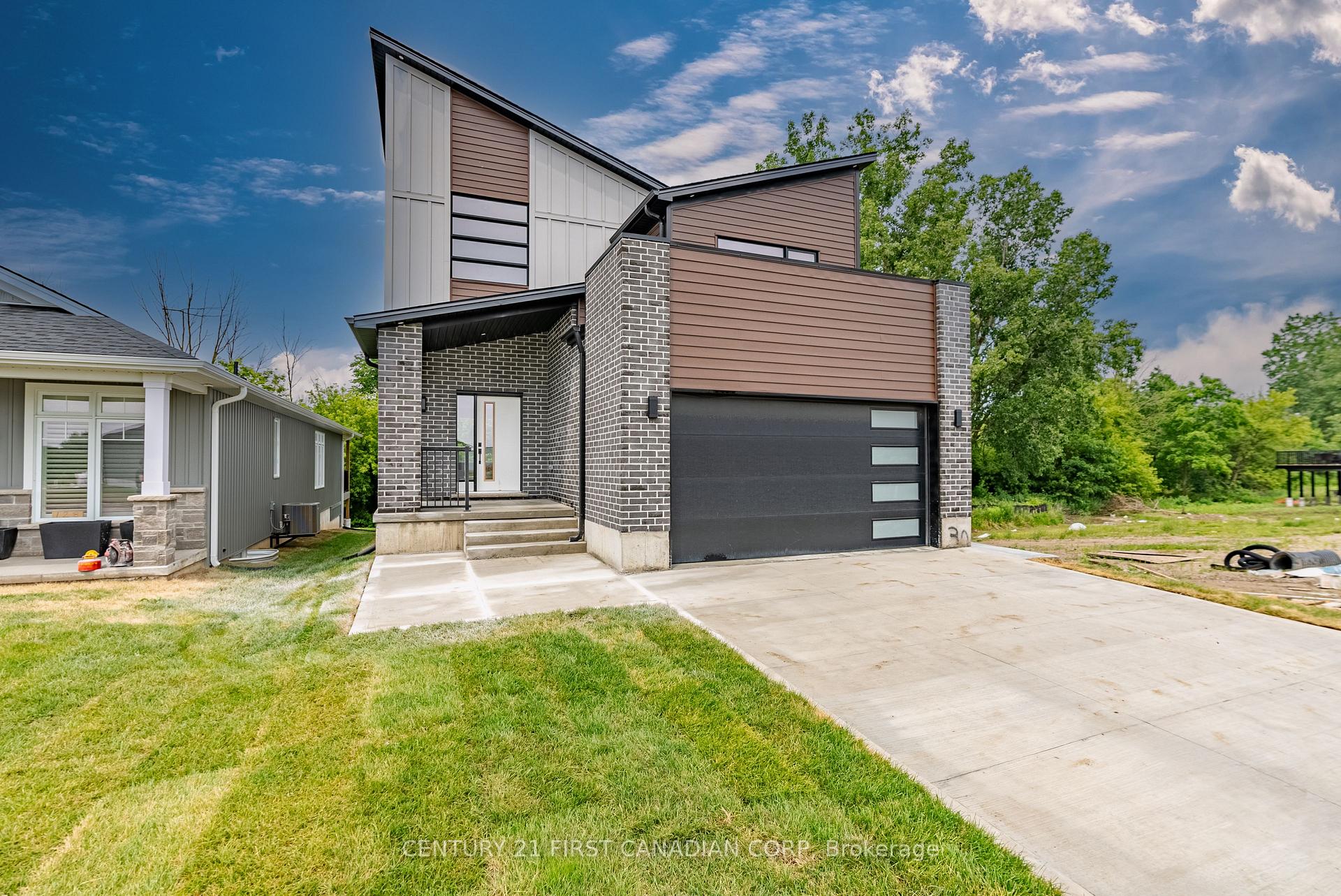 Photo 3 of 124 Greene Street, South Huron, Exeter — HOMEH