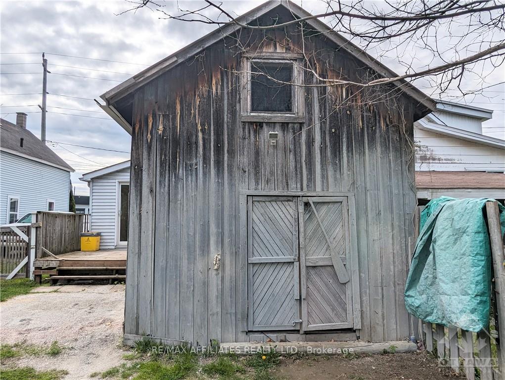 Photo 8 of 7 Abbott Street S, Smiths Falls — HOMEH