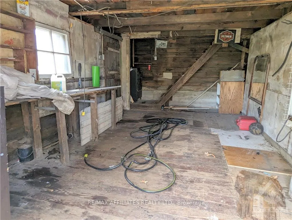 Photo 11 of 7 Abbott Street S, Smiths Falls — HOMEH
