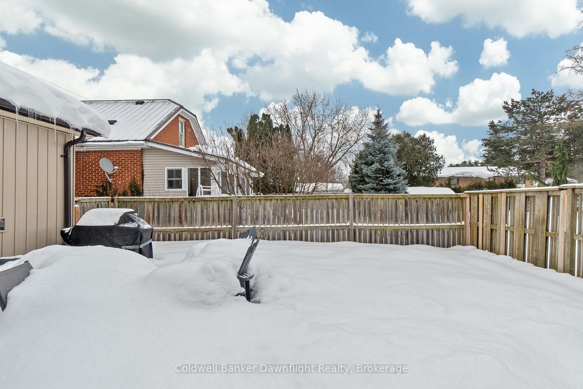 Photo 38 of 55 Sanders Street E, South Huron, Exeter — HOMEH
