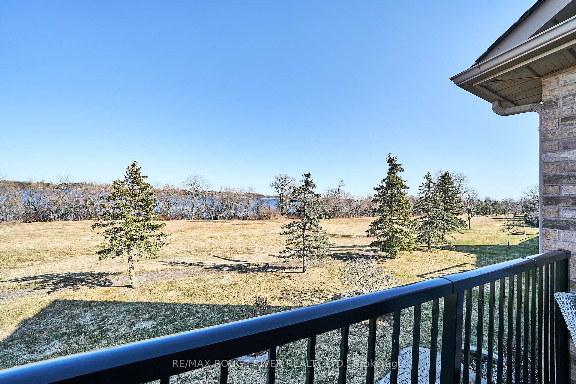 Photo 4 of 203 Waterbury Crescent, Scugog, Port Perry — HOMEH