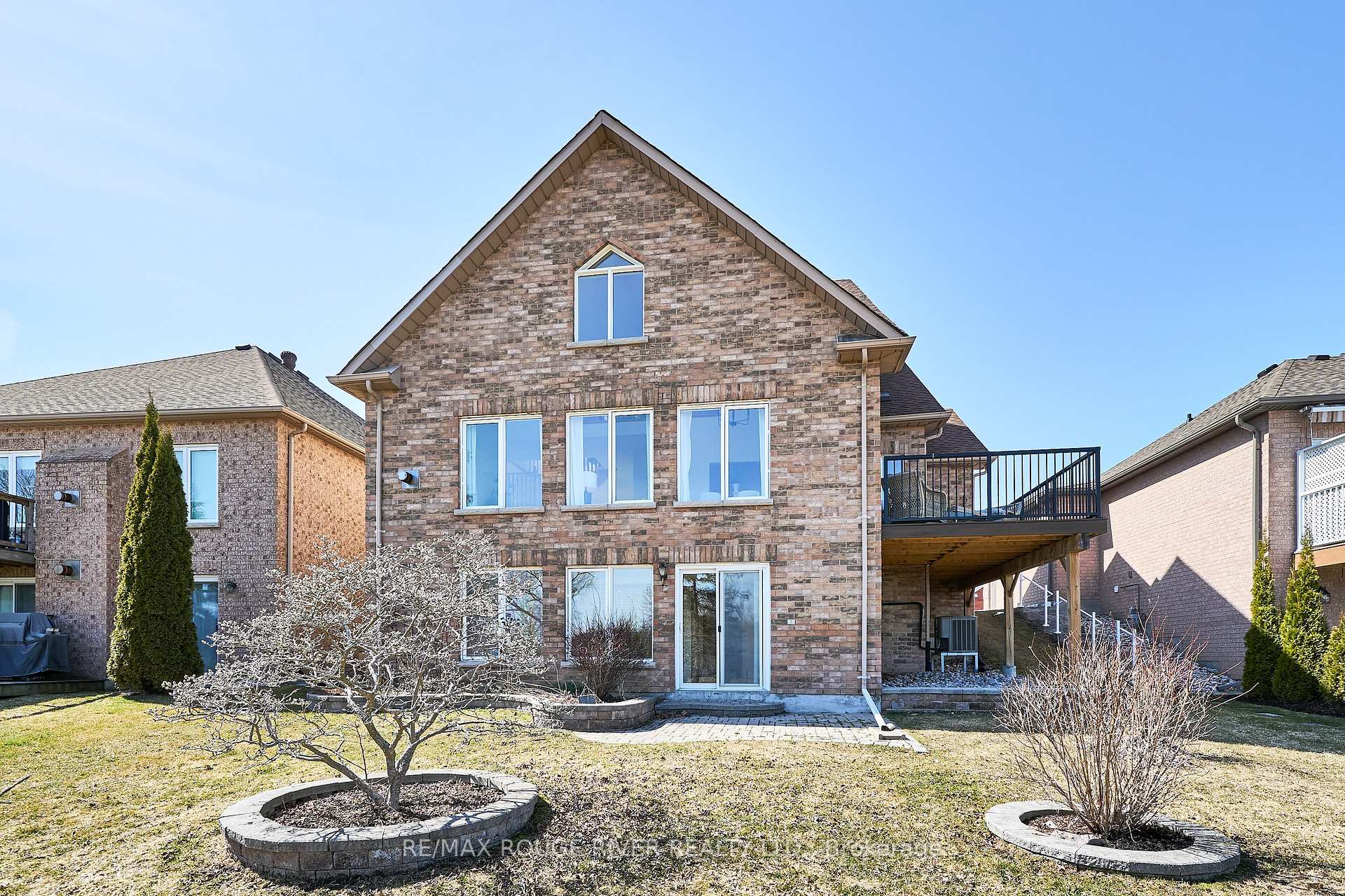 Photo 5 of 203 Waterbury Crescent, Scugog, Port Perry — HOMEH