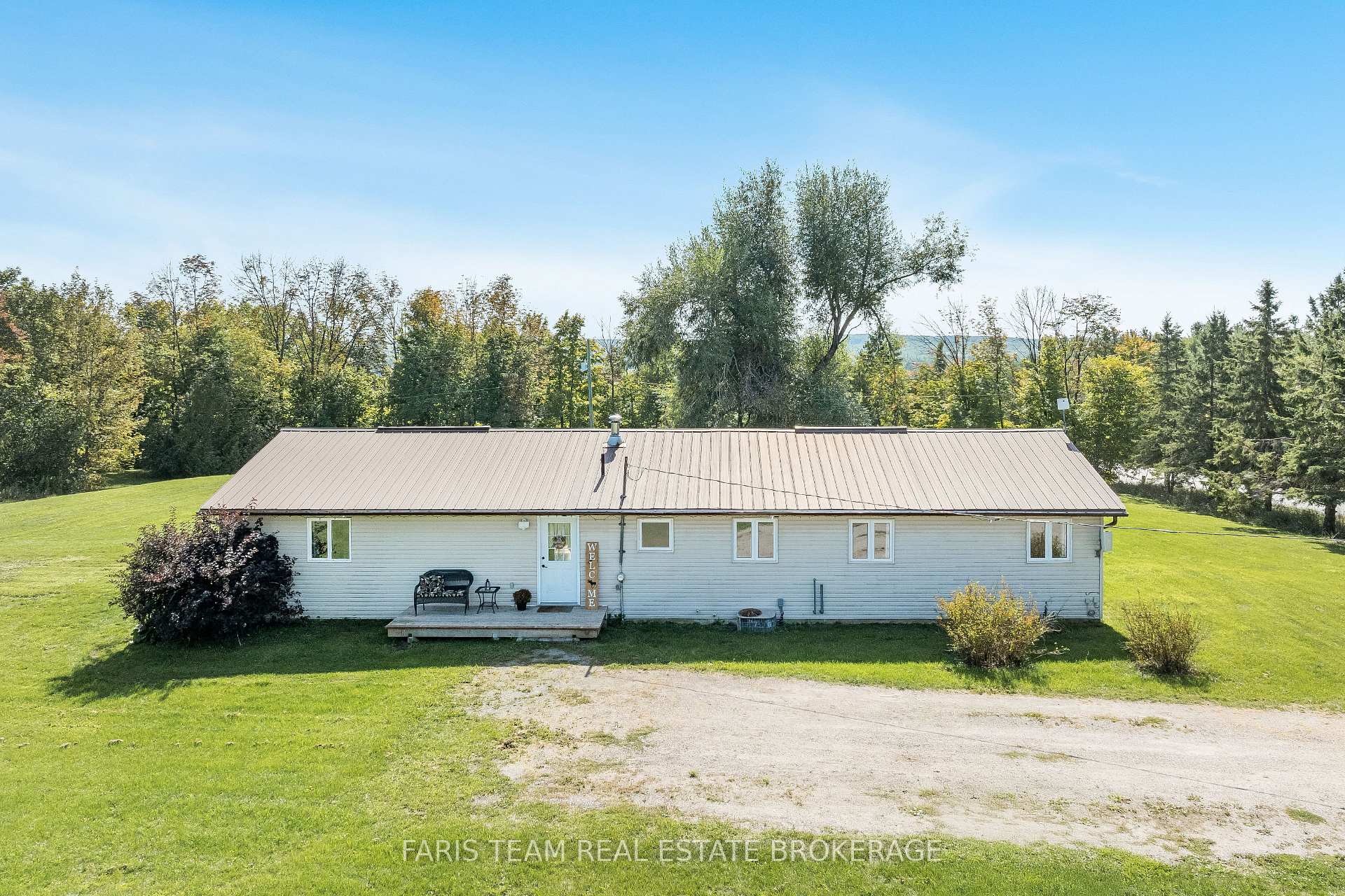 Photo 2 of 2243 Anderson Line, Severn, Coldwater — HOMEH