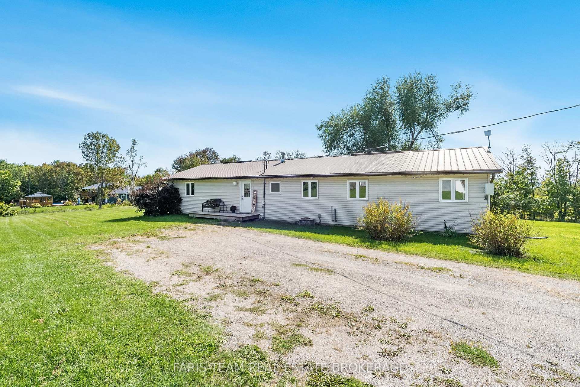 Photo 3 of 2243 Anderson Line, Severn, Coldwater — HOMEH