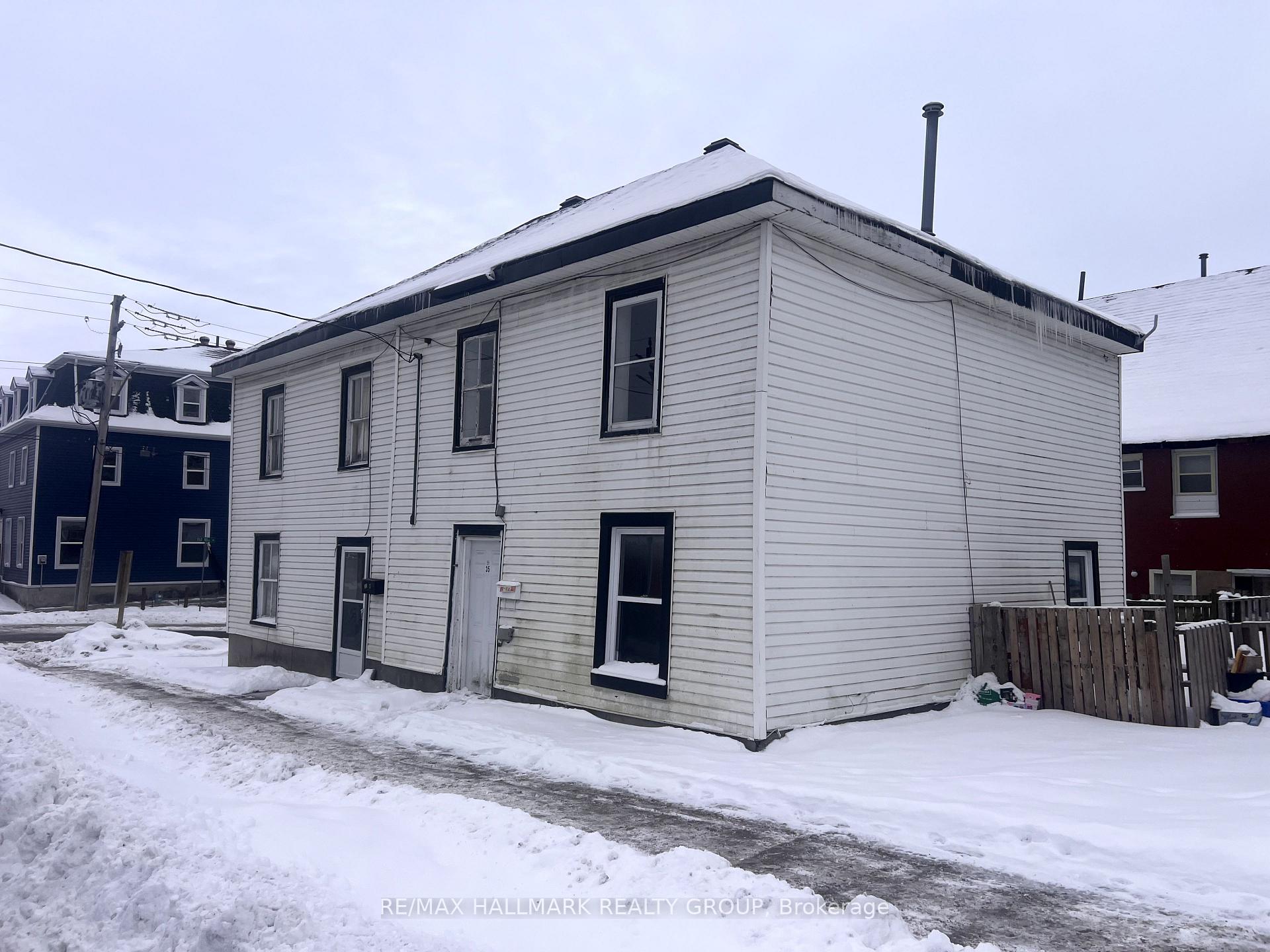 Photo 2 of 35 Main Street W, Smiths Falls — HOMEH