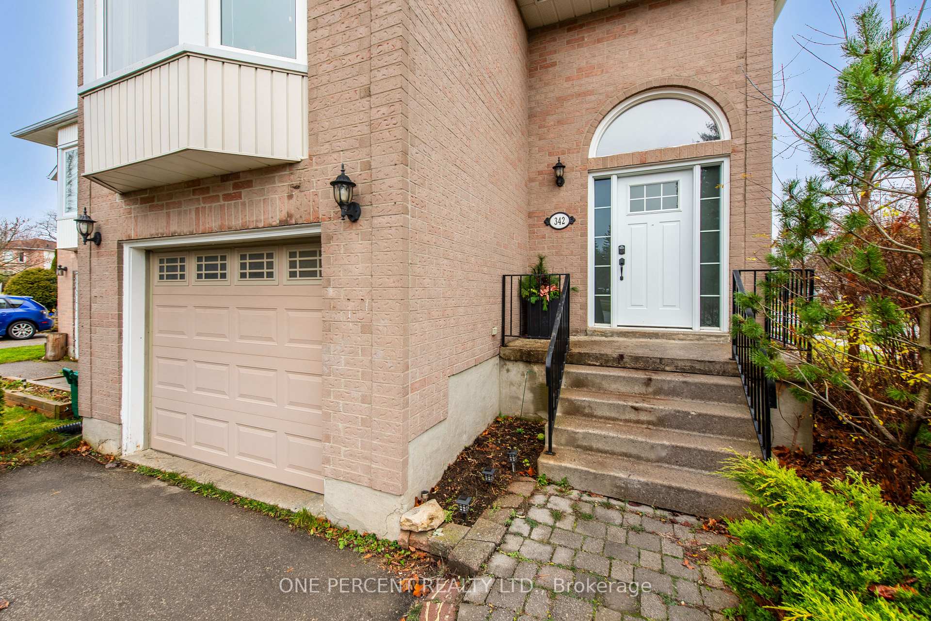 Photo 2 of 342 Shelburne Place, Shelburne — HOMEH