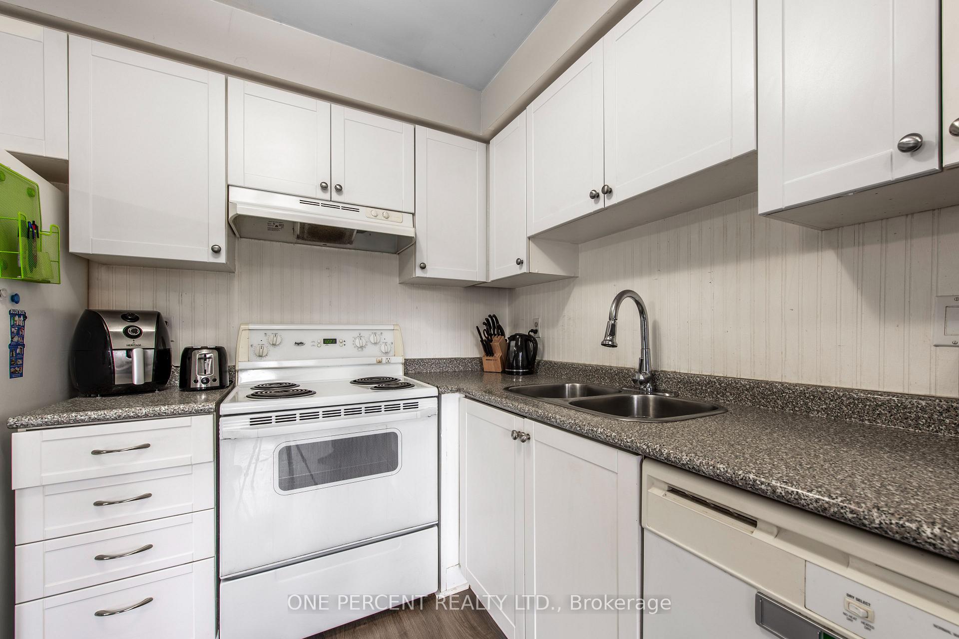 Photo 12 of 342 Shelburne Place, Shelburne — HOMEH