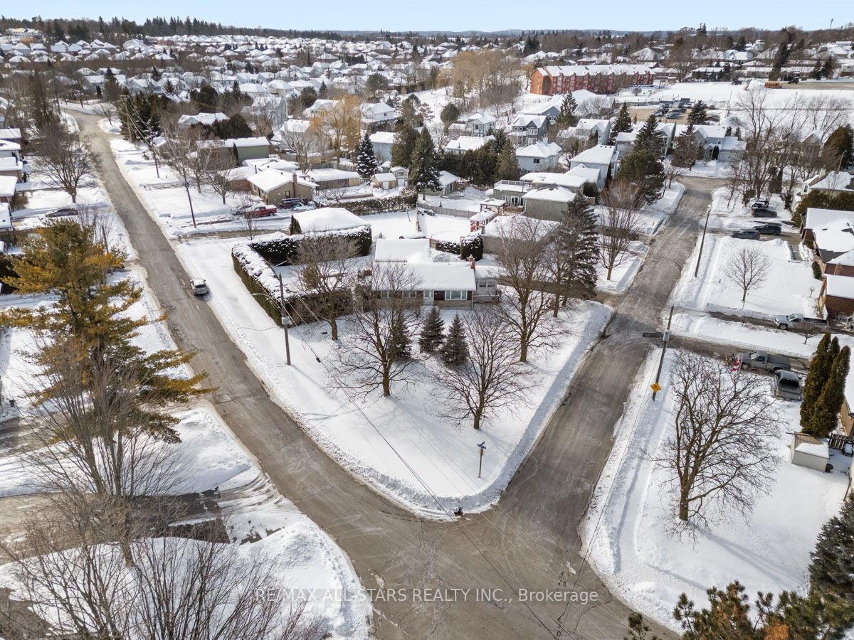 Photo 6 of 46 Allan Street, Scugog, Port Perry — HOMEH