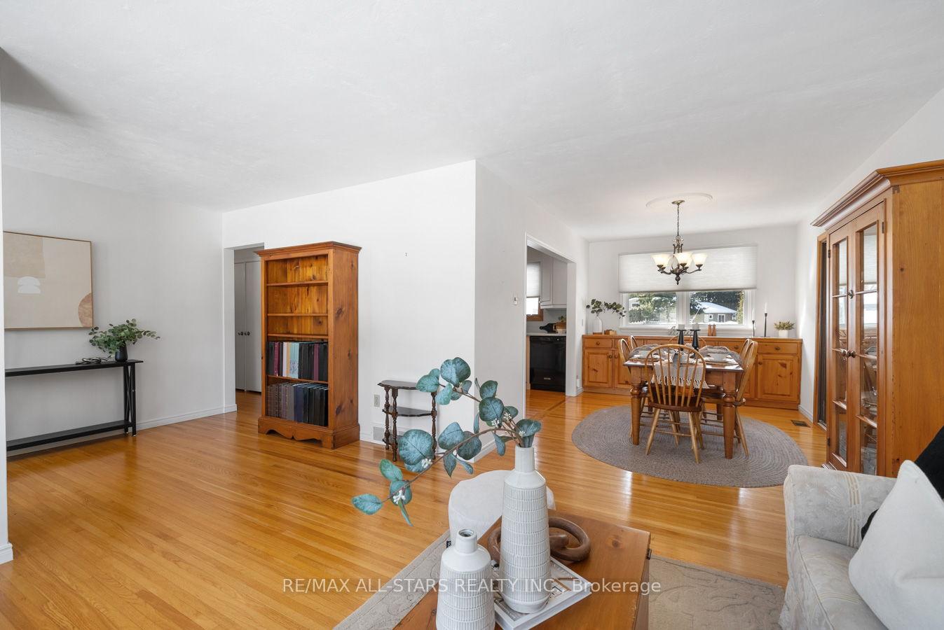 Photo 11 of 46 Allan Street, Scugog, Port Perry — HOMEH
