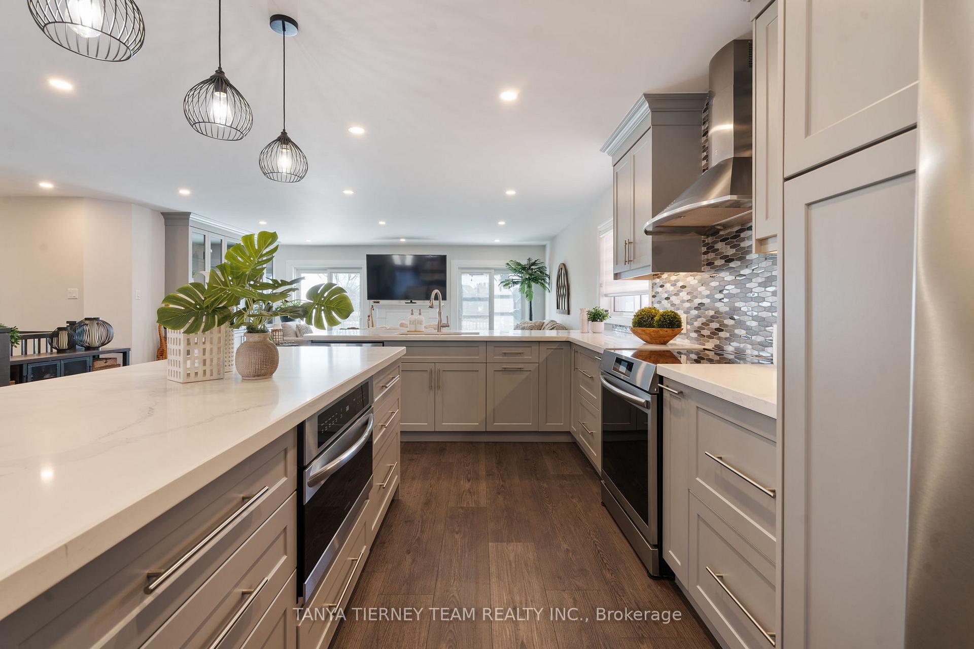 Photo 7 of 52 Perryview Drive, Scugog, Port Perry — HOMEH