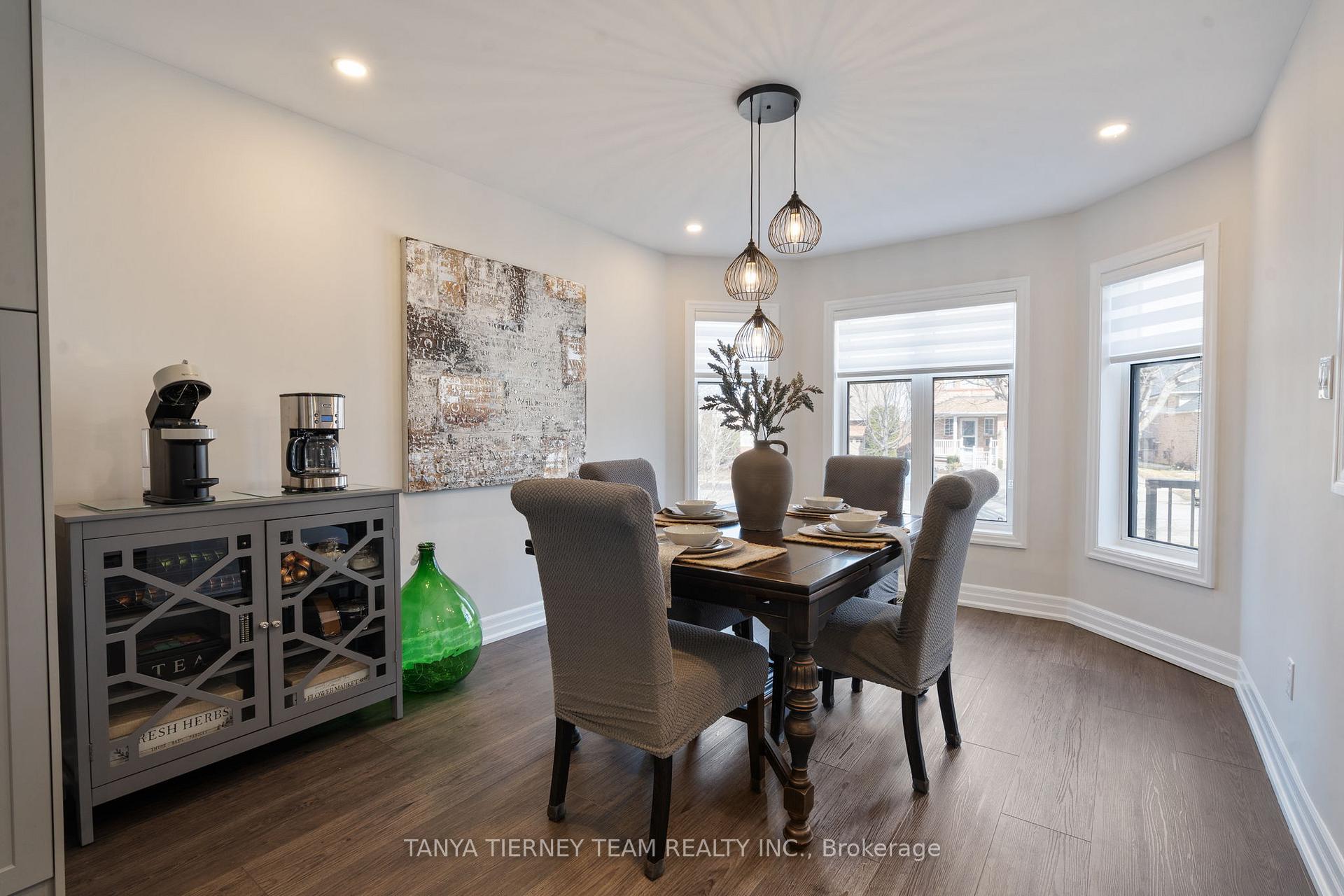 Photo 8 of 52 Perryview Drive, Scugog, Port Perry — HOMEH