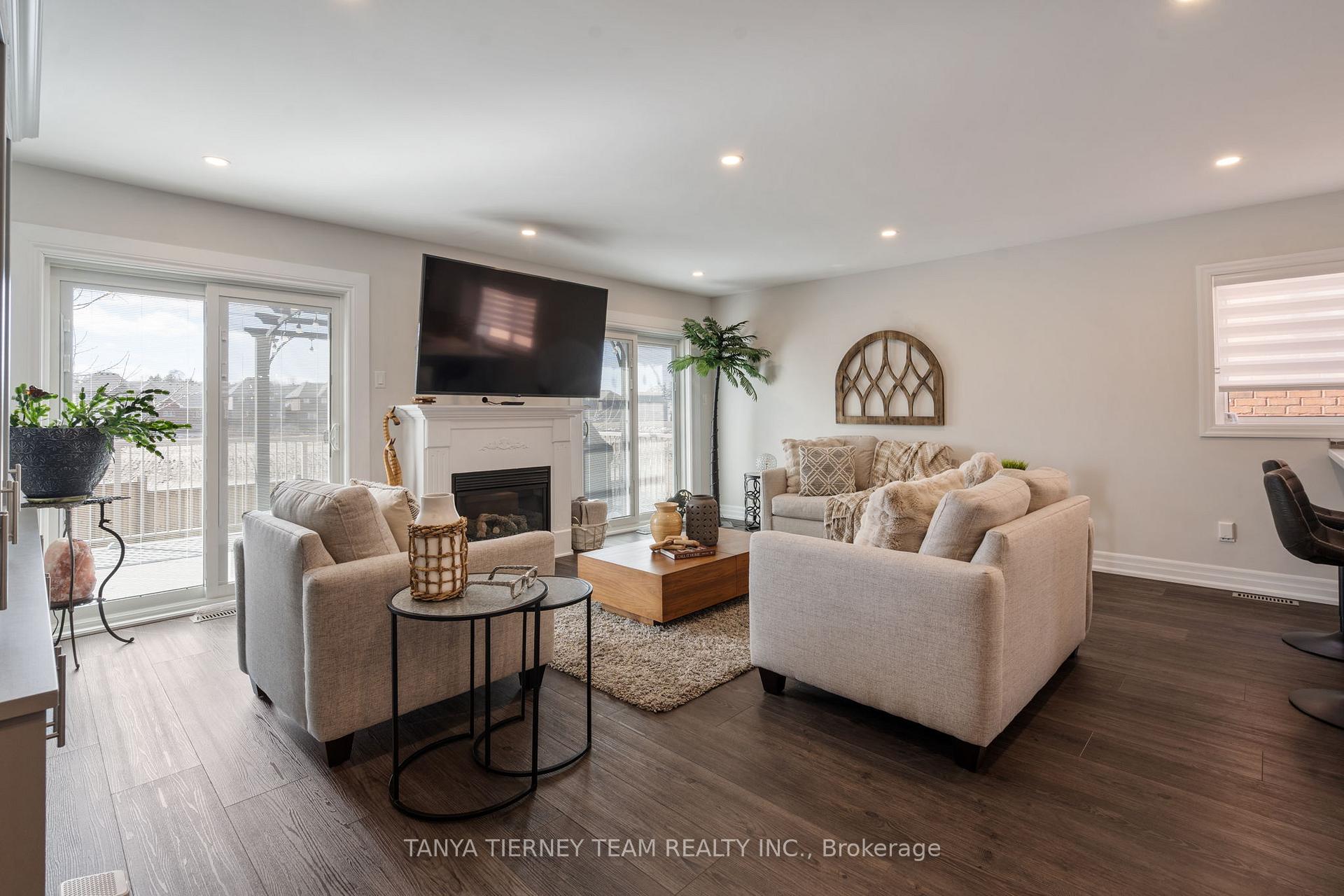 Photo 12 of 52 Perryview Drive, Scugog, Port Perry — HOMEH