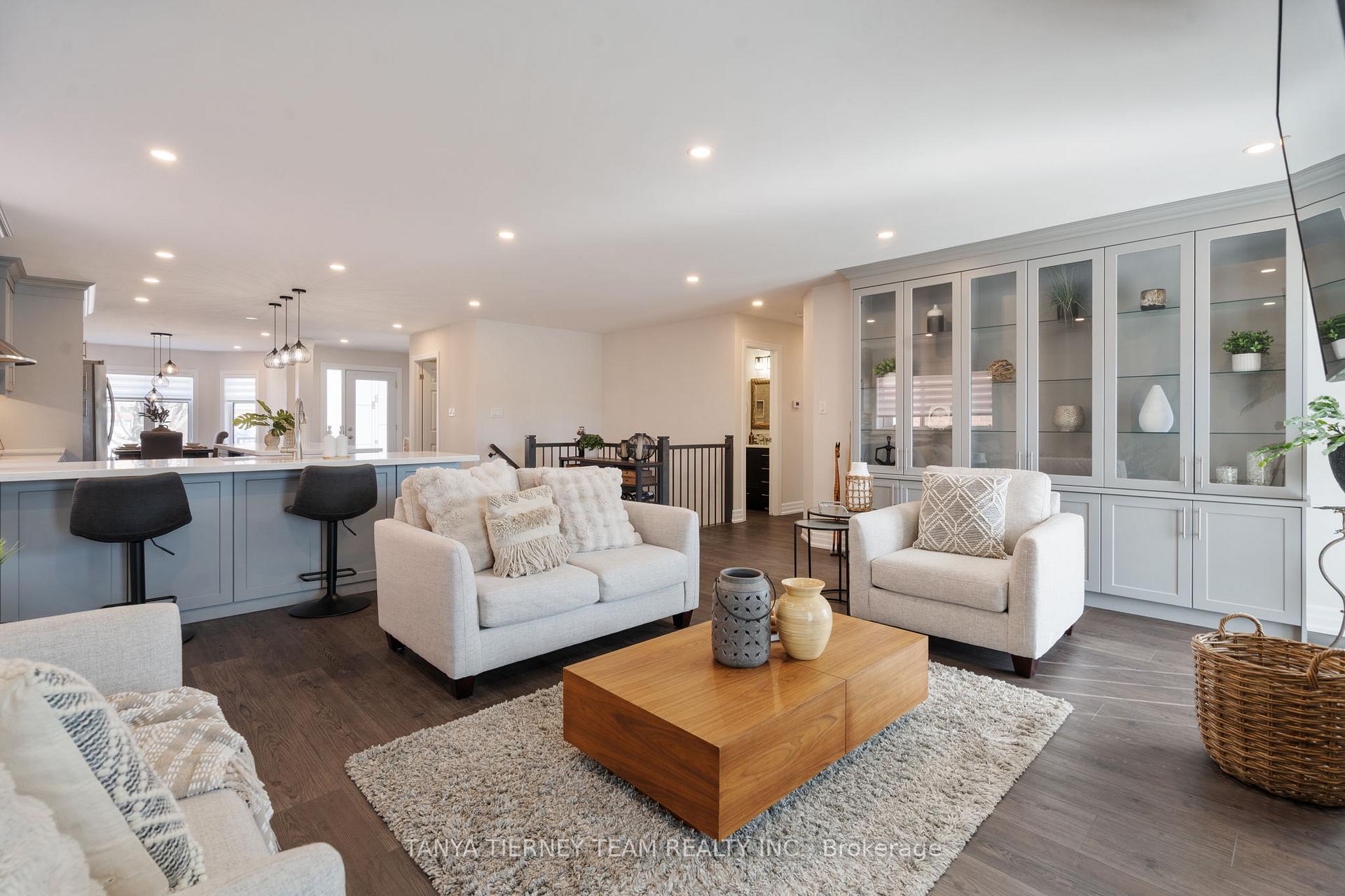 Photo 13 of 52 Perryview Drive, Scugog, Port Perry — HOMEH