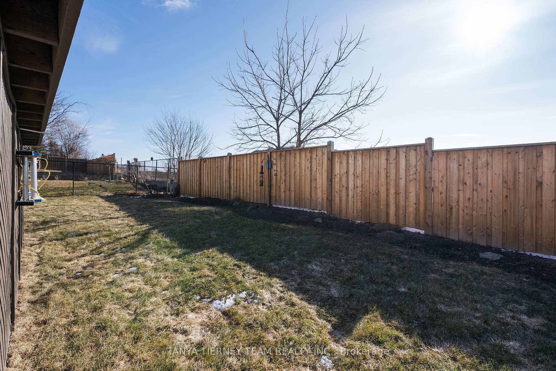 Photo 39 of 52 Perryview Drive, Scugog, Port Perry — HOMEH