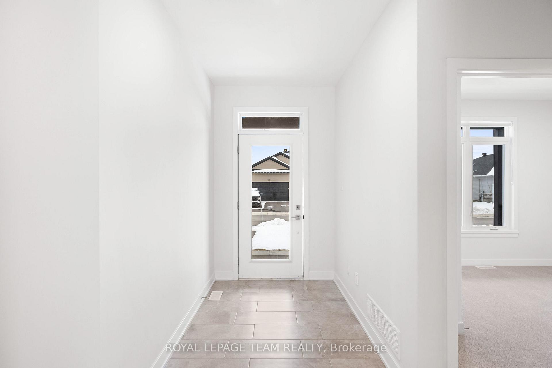 Photo 2 of 285 Wood Avenue, Smiths Falls — HOMEH