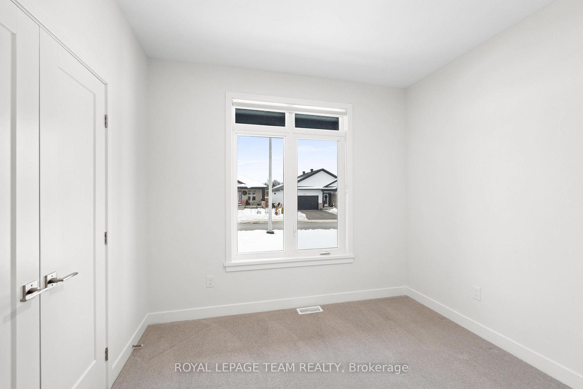 Photo 7 of 285 Wood Avenue, Smiths Falls — HOMEH