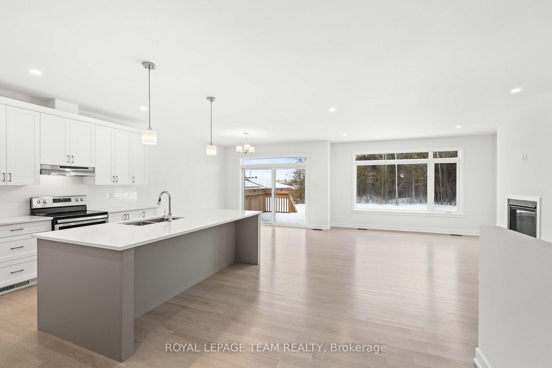 Photo 8 of 285 Wood Avenue, Smiths Falls — HOMEH